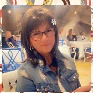 Meet your Posher, Lisa